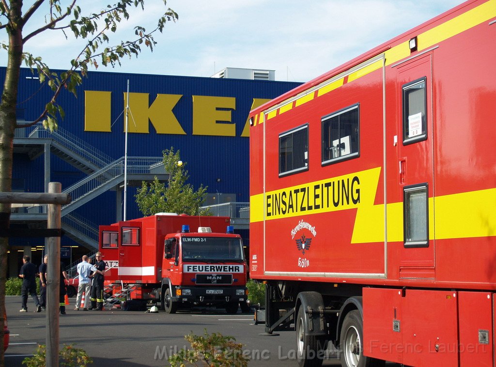 Feuer Koeln Ossendorf Butzweiler Hof neben IKEA P458.JPG